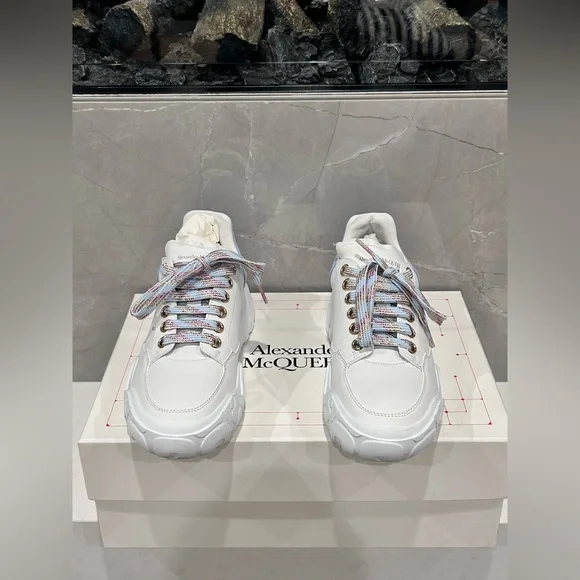 Alexander Mcqueen New Court size 8 (US) - Picture 2 of 6